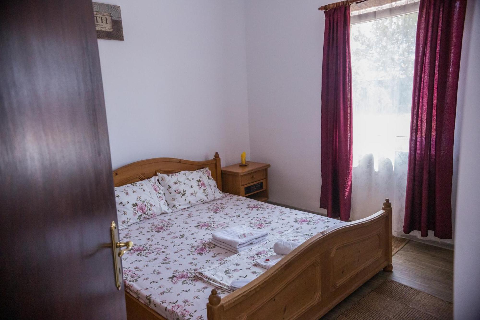 Casa Dany Hotel Корбу Екстериор снимка